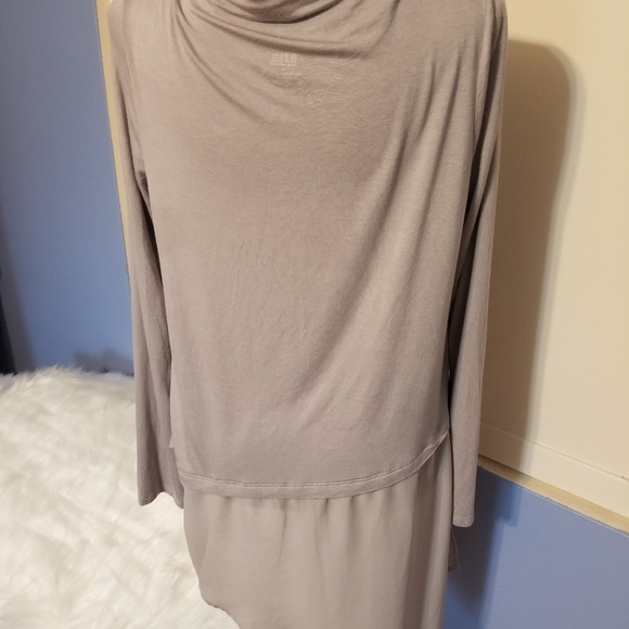 Ana long sleeve top. - Picture 4 of 7